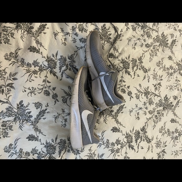 Nike Y7 - Picture 3 of 5